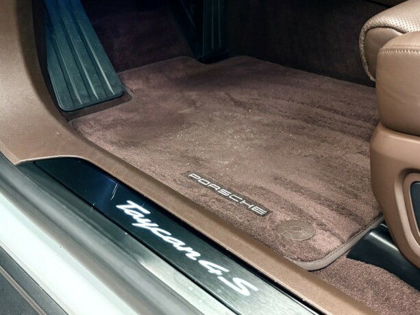 porsche-taycan-elektrisitet-2020-big-15