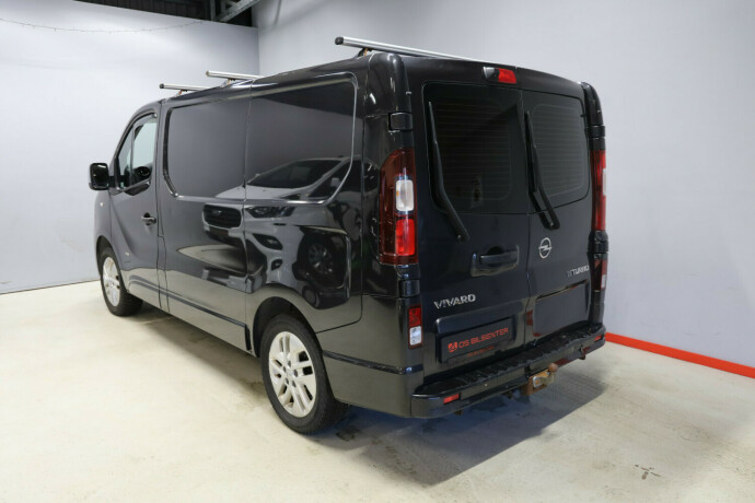 opel-vivaro-diesel-2016-big-3