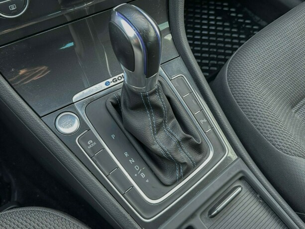 volkswagen-golf-elektrisitet-2020-big-14