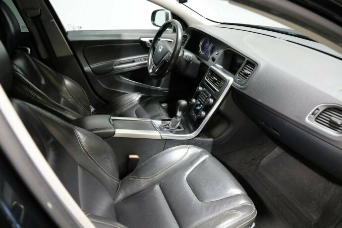 volvo-v60-diesel-2011-big-7