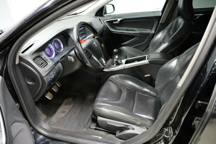 volvo-v60-diesel-2011-big-5