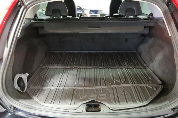 volvo-v60-diesel-2011-big-10