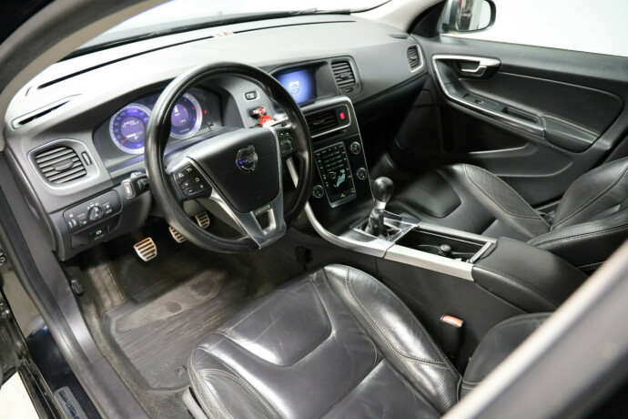 volvo-v60-diesel-2011-big-4