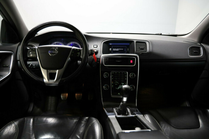 volvo-v60-diesel-2011-big-6