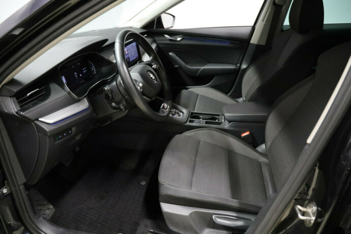 skoda-octavia-elektrisitetbensin-2021-big-7