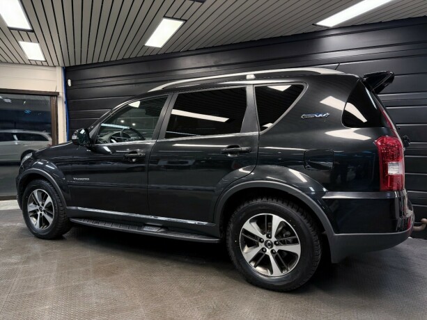 ssangyong-rexton-diesel-2017-big-4