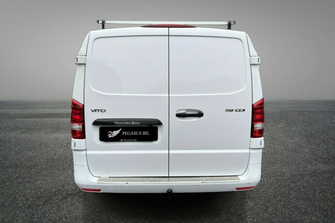 mercedes-benz-vito-diesel-2023-big-5