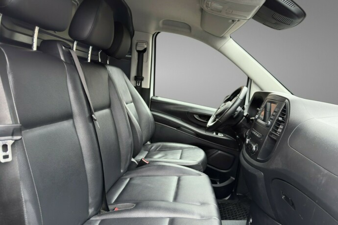 mercedes-benz-vito-diesel-2023-big-10