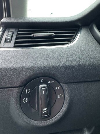 skoda-octavia-diesel-2013-big-16