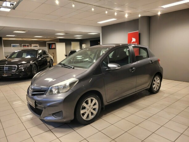 toyota-yaris-bensin-2012-big-7