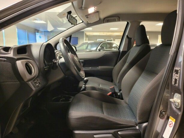 toyota-yaris-bensin-2012-big-15