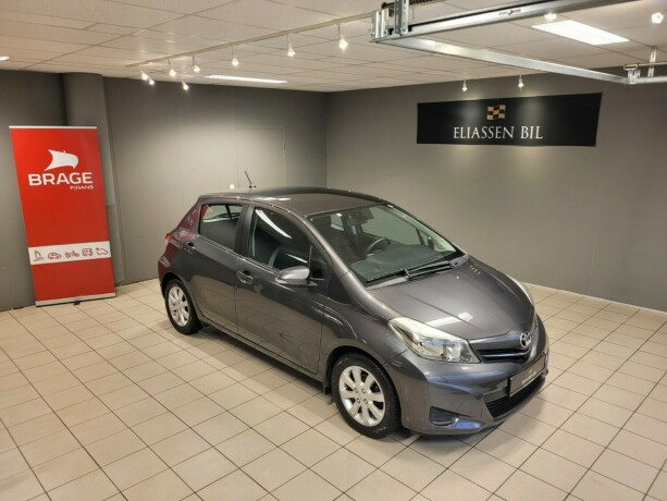 toyota-yaris-bensin-2012-big-1