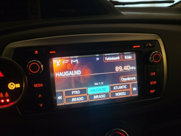 toyota-yaris-bensin-2012-big-19