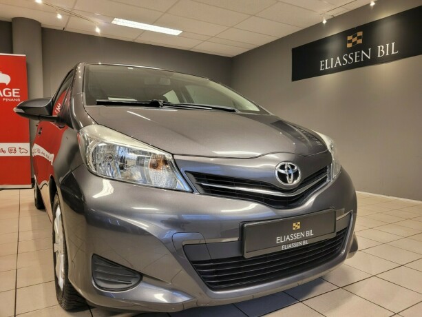 toyota-yaris-bensin-2012-big-8