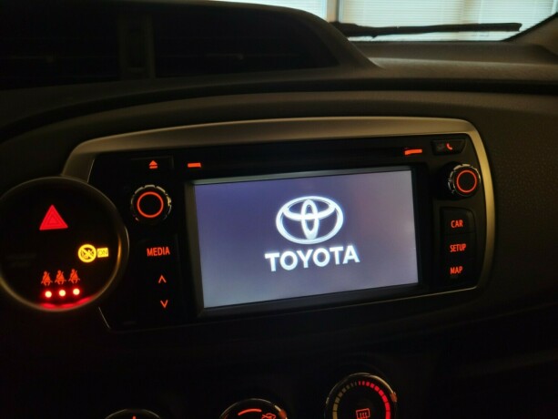toyota-yaris-bensin-2012-big-17
