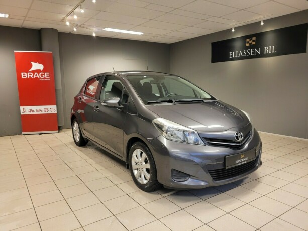 toyota-yaris-bensin-2012-big-9