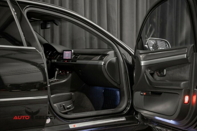 audi-s8-bensin-2006-big-18