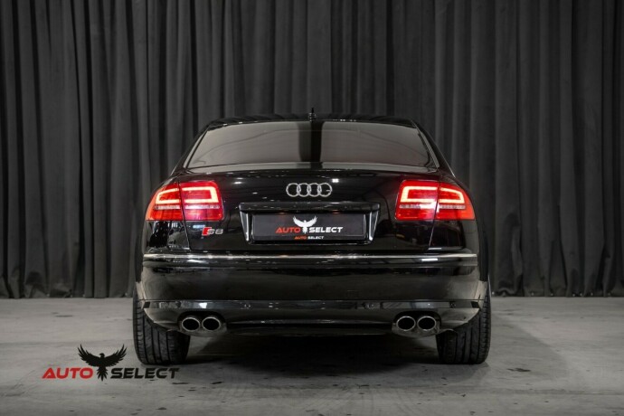 audi-s8-bensin-2006-big-9
