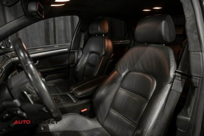 audi-s8-bensin-2006-big-30