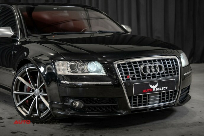 audi-s8-bensin-2006-big-1