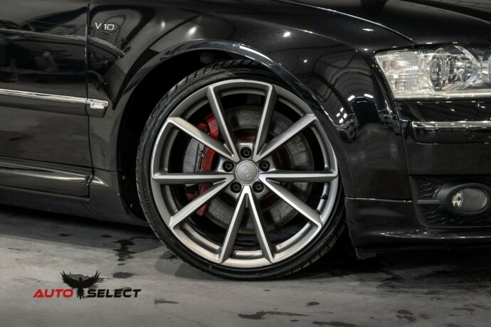 audi-s8-bensin-2006-big-2