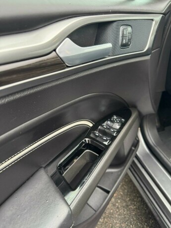 ford-mondeo-elektrisitetbensin-2019-big-17