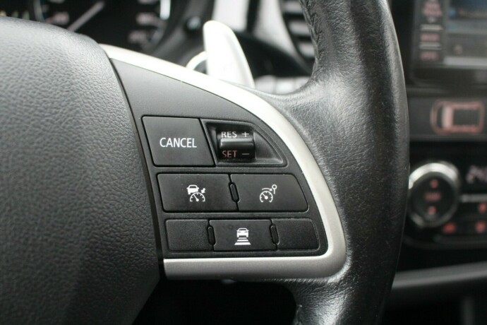 mitsubishi-outlander-elektrisitetbensin-2015-big-18