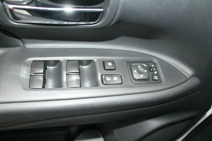 mitsubishi-outlander-elektrisitetbensin-2015-big-14