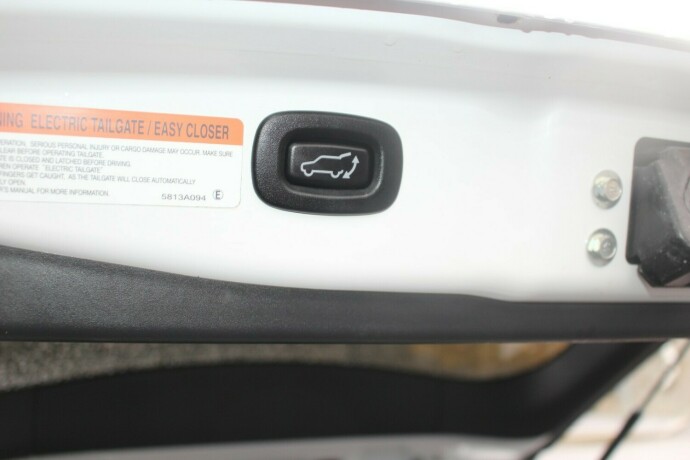 mitsubishi-outlander-elektrisitetbensin-2015-big-8