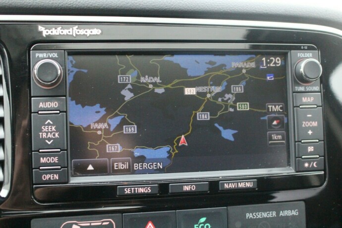 mitsubishi-outlander-elektrisitetbensin-2015-big-20