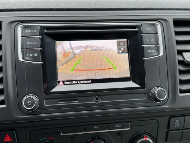 volkswagen-transporter-diesel-2019-big-10