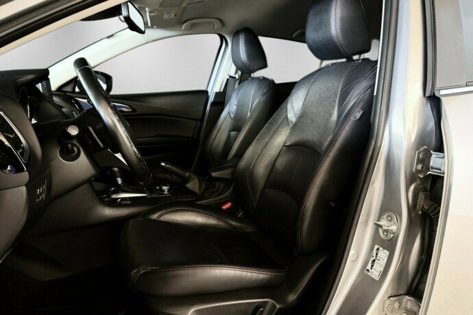 mazda-3-diesel-2015-big-11