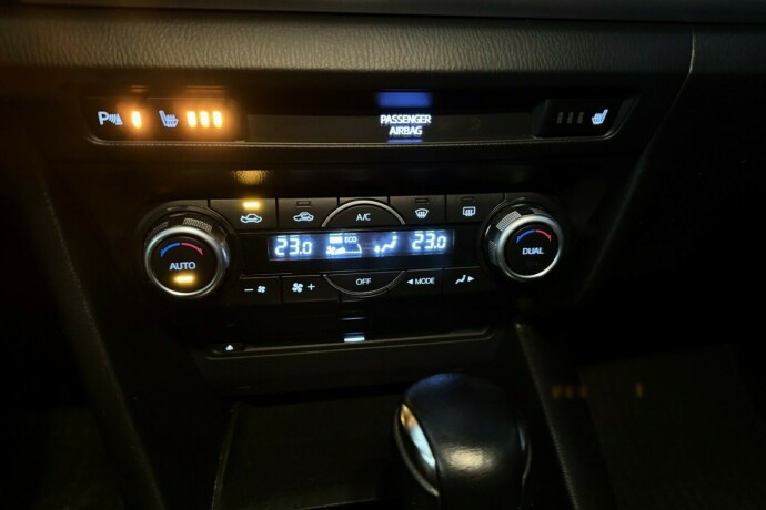 mazda-3-diesel-2015-big-21