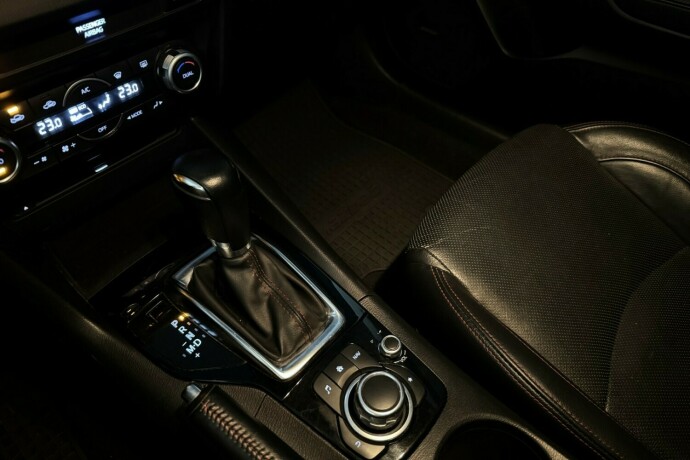 mazda-3-diesel-2015-big-25