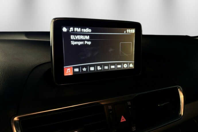 mazda-3-diesel-2015-big-28