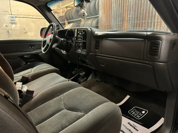 chevrolet-silverado-bensin-2005-big-35