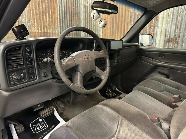 chevrolet-silverado-bensin-2005-big-28