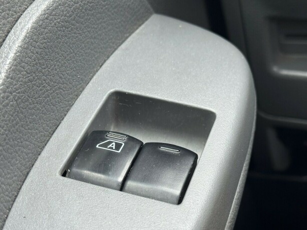 nissan-nv200-diesel-2013-big-20