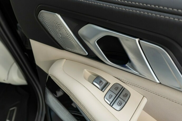 bmw-x7-bensin-2020-big-68