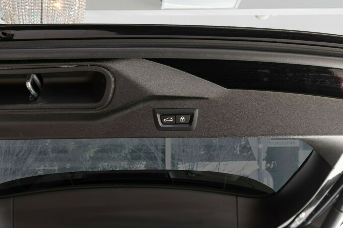 bmw-x7-bensin-2020-big-82