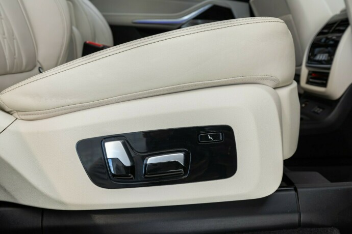 bmw-x7-bensin-2020-big-67