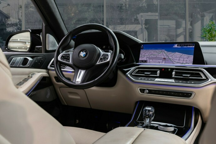 bmw-x7-bensin-2020-big-76