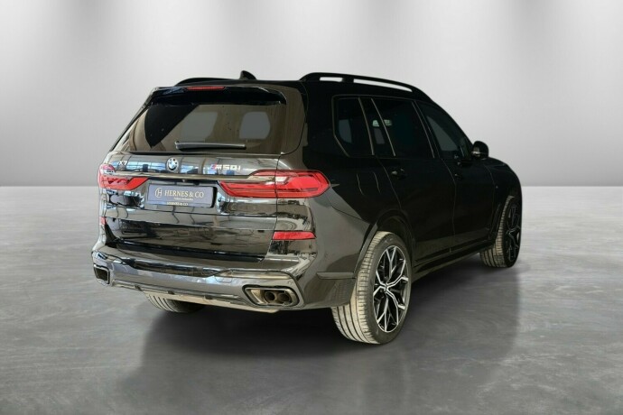 bmw-x7-bensin-2020-big-5