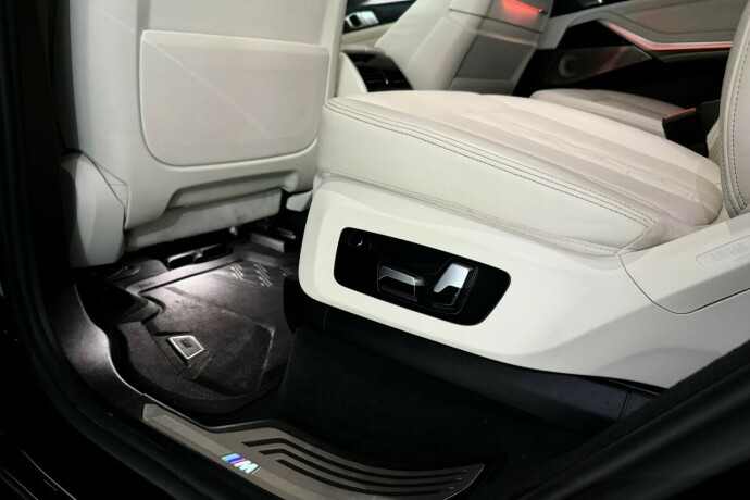 bmw-x7-bensin-2020-big-25