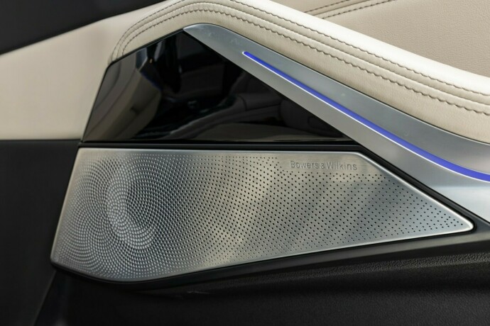 bmw-x7-bensin-2020-big-77