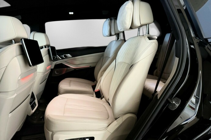 bmw-x7-bensin-2020-big-24
