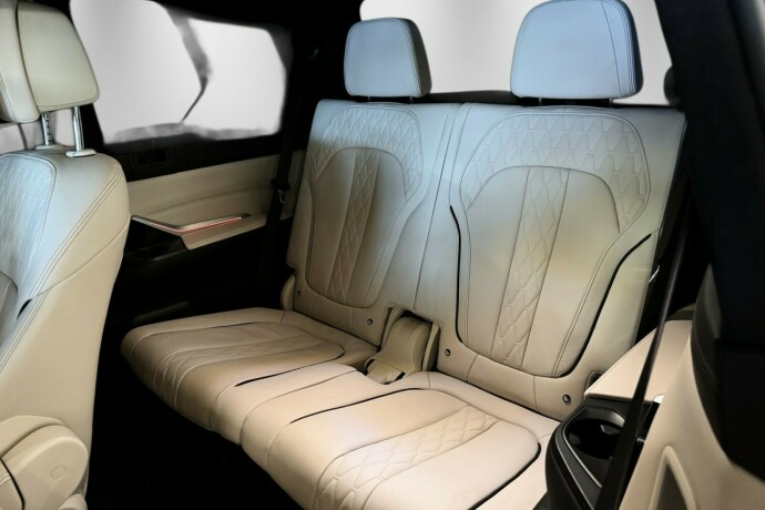 bmw-x7-bensin-2020-big-28