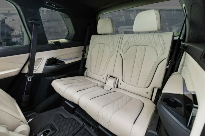 bmw-x7-bensin-2020-big-70