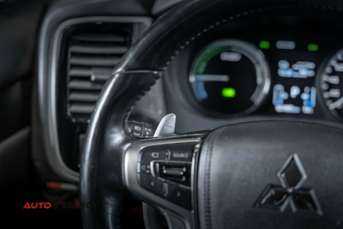 mitsubishi-outlander-elektrisitetbensin-2016-big-30