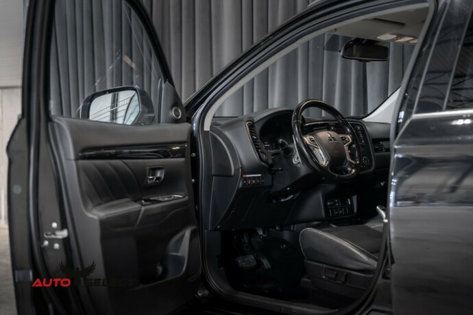 mitsubishi-outlander-elektrisitetbensin-2016-big-20